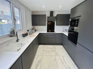 Kitchen Diner- click for photo gallery
